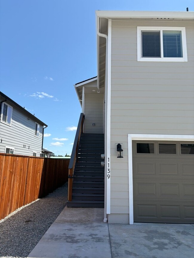 Building Photo - 1 Bedroom, 1 Bath in Central Point Rental