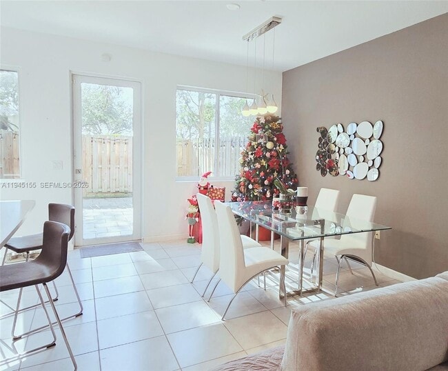 Photo - 1002 NW 208th Terrace