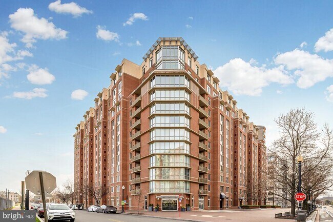 Building Photo - 1000 New Jersey Ave SE Unit 317 Rental
