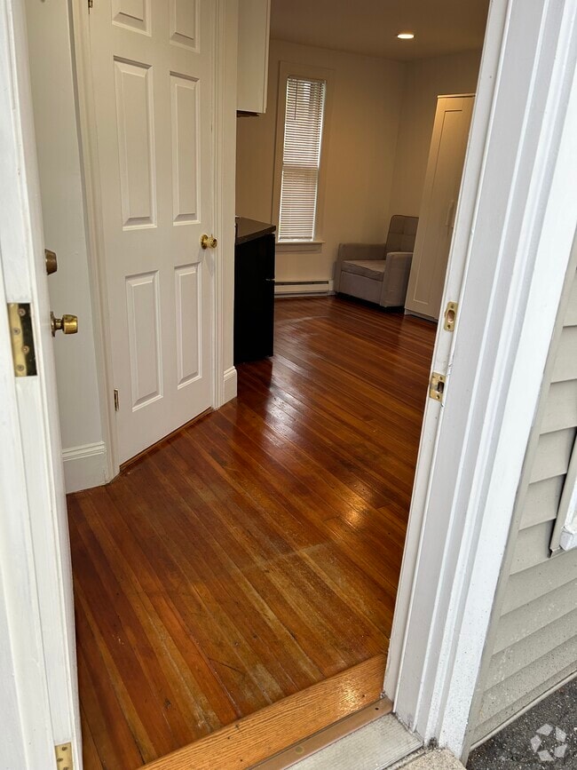 Building Photo - 14 Massachusetts Ave Unit Studio Rental