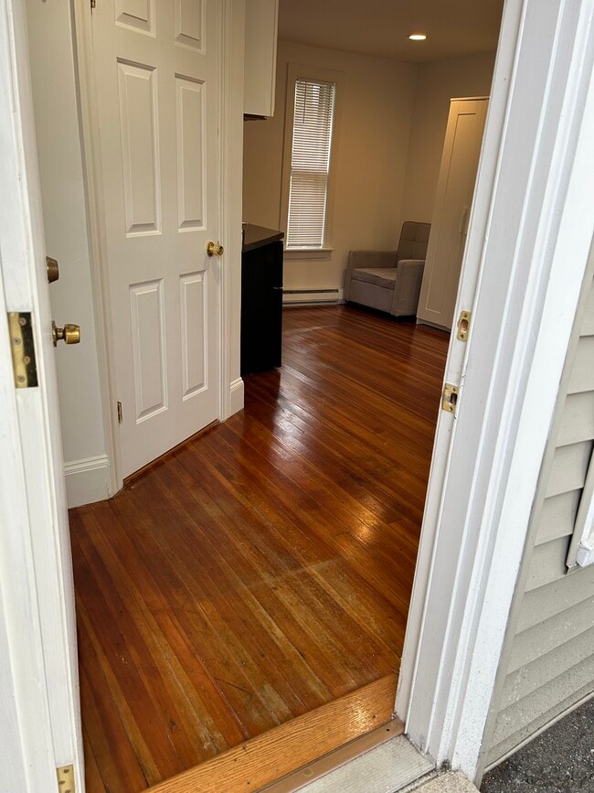 Building Photo - 14 Massachusetts Ave Unit Studio Rental