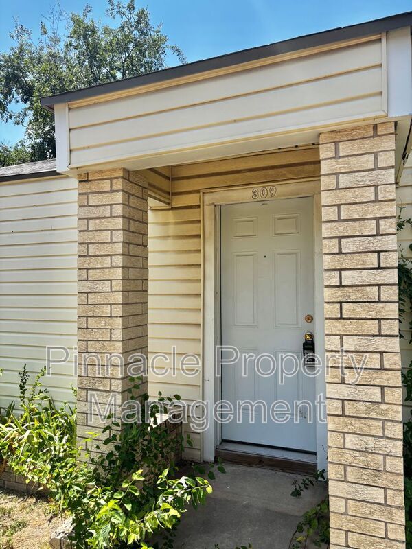 Photo - 309 N Howard St