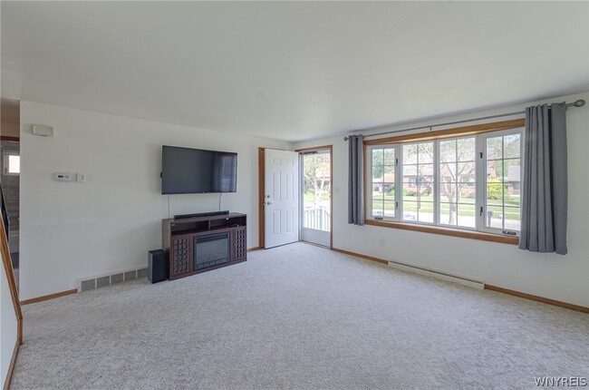 Photo - 279 Irvington Dr