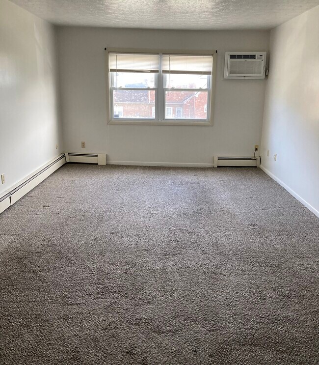 Photo - 554 Churchill Rd