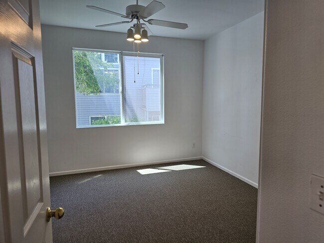 Photo - 8500 E Jefferson Ave