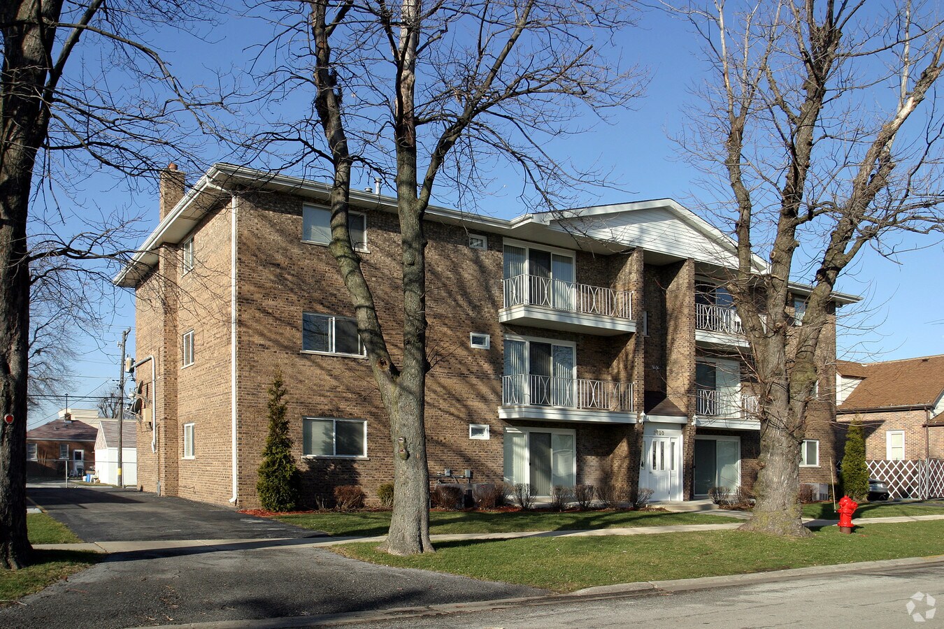 Photo - 3120 Commercial Ave