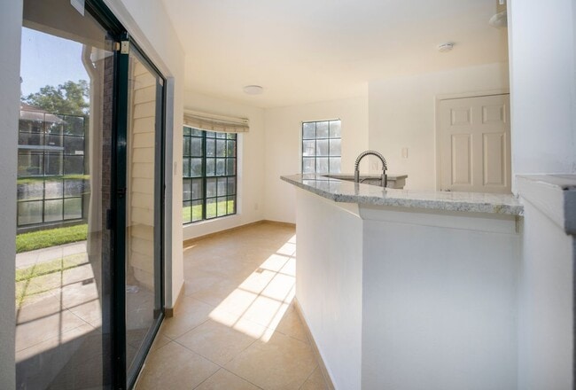 8711 Fancy Finch Dr Unidad 101