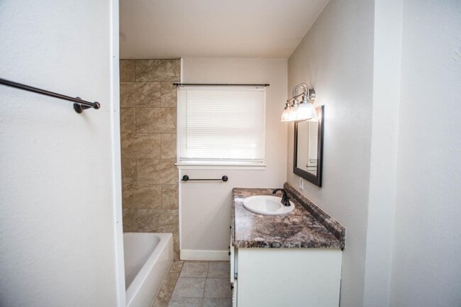 Photo - 2702 38th St