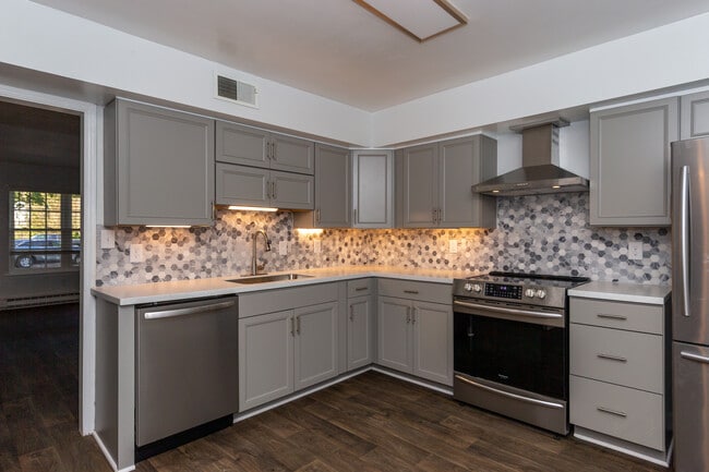 Photo - 9392 Pine Tree Rd