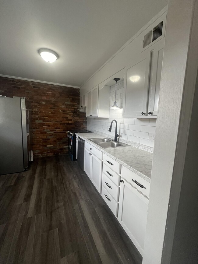 Photo - 356 S Cherry St