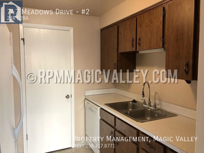 Photo - 747 Meadows Dr Unit #2