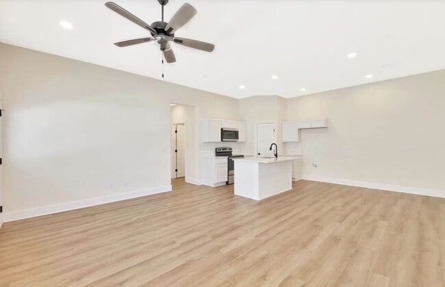 Photo - 17005 W Kashmir St