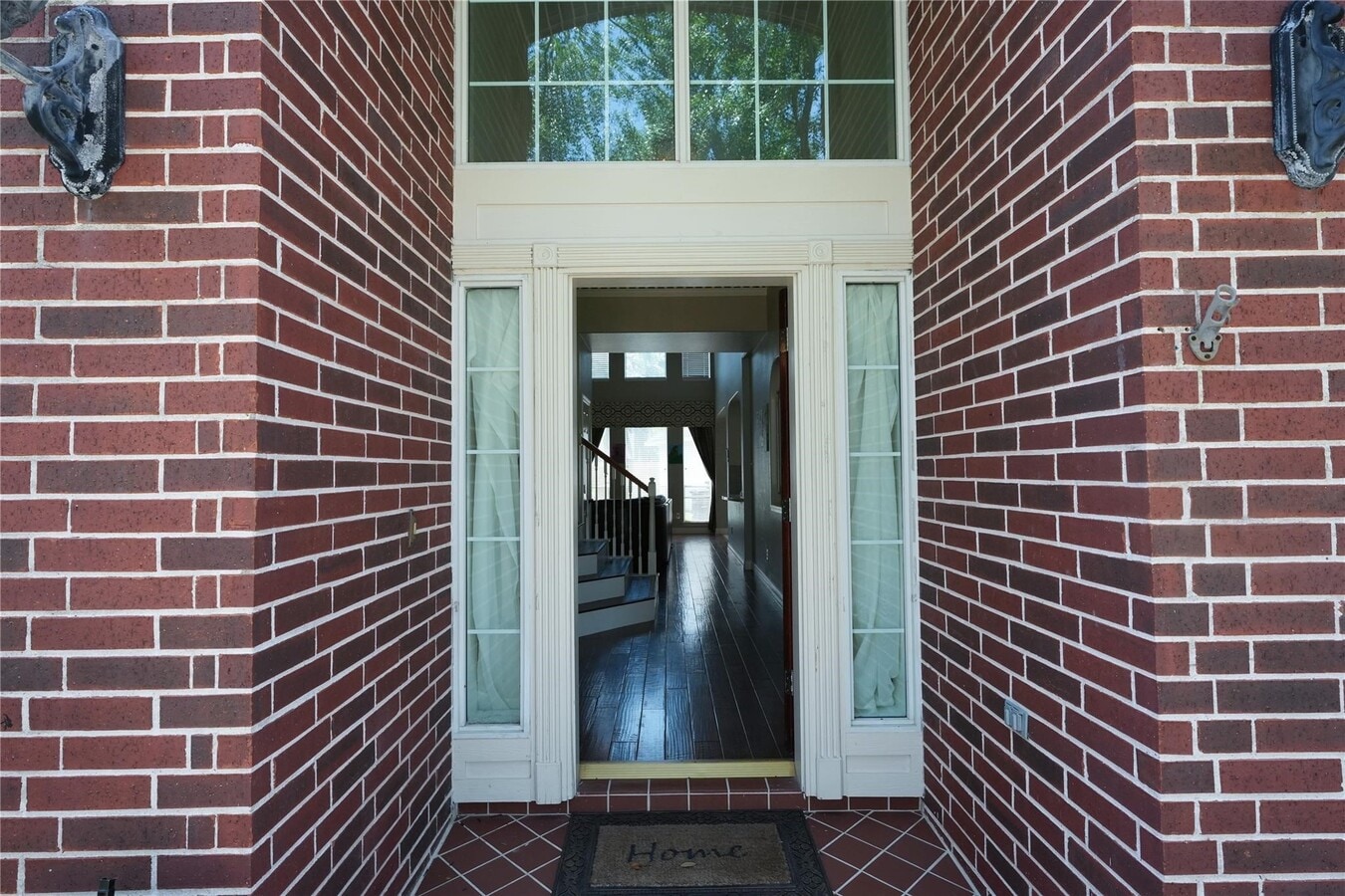 Photo - 2422 Lansing Cir