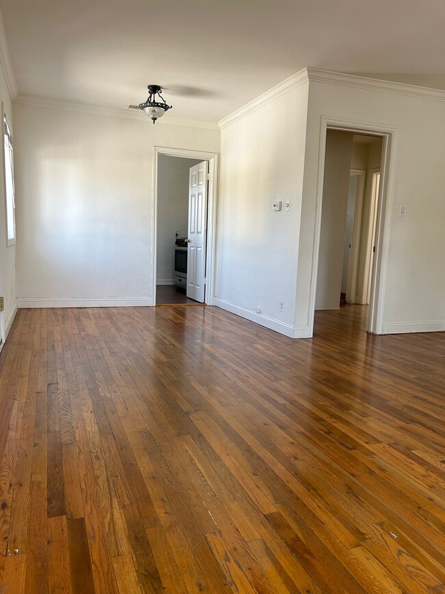 Building Photo - 5555 Costello Ave Unit 5555.5 Rental