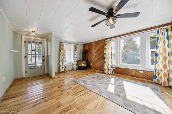 Photo - 101 E Miller Ave