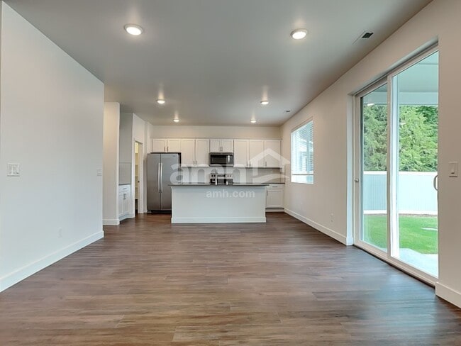 Photo - 7929 Selah St SW