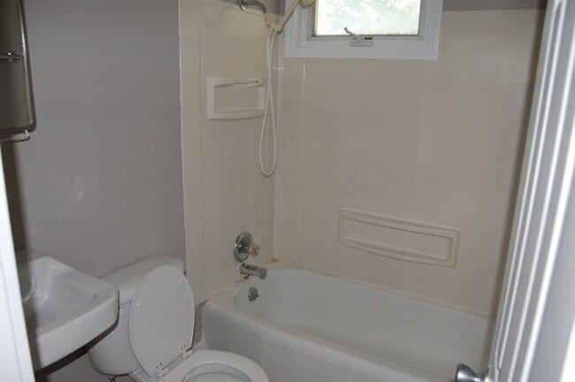 Photo - 2 BR Duplex on Governor Street Available Fall 2023!