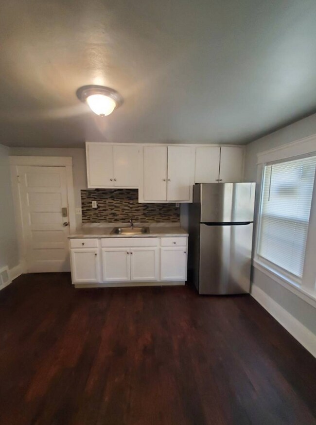 Photo - 15815 Parkgrove Ave Unidad UP - 15815 PARKGROVE AVE