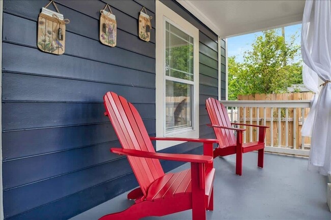 Photo - 956 Mayson Turner Rd NW