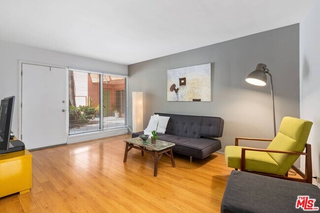 Photo - 1400 Hayworth Ave Unidad 7