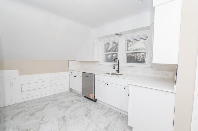 Photo - 848 Smith St Unit 3