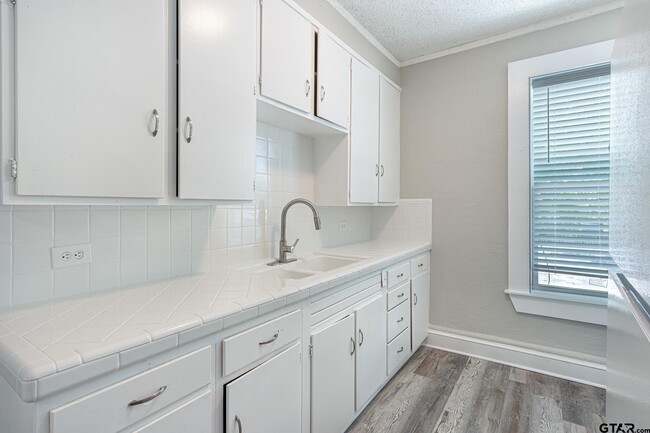 Photo - 517 S Bolton St Unit 3