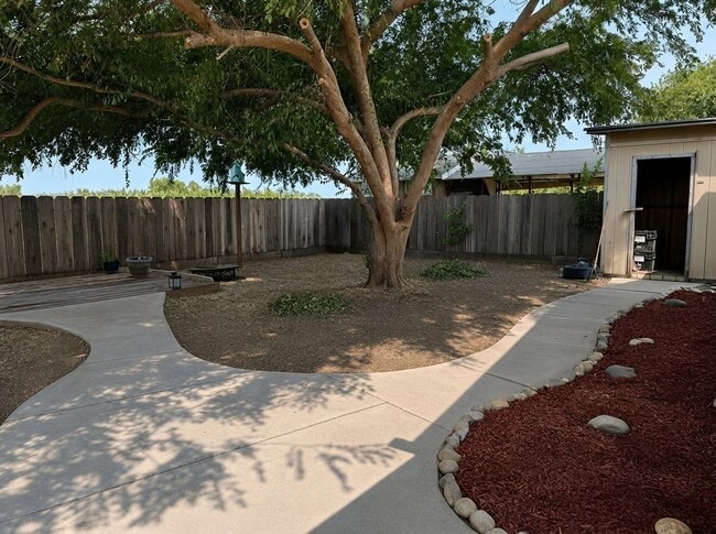 Photo - 2373 Wolf St
