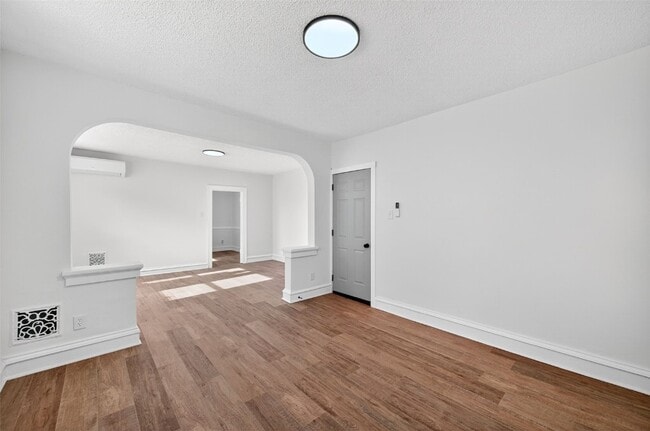 Photo - 5803 S Kings Highway Blvd Unit 2S