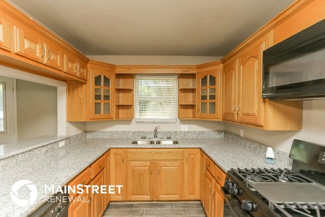 Photo - 717 Ponderosa Dr