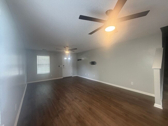 Photo - 1755 Polaris Dr