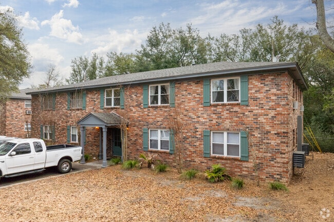 Building - 1523 Gardenia Rd