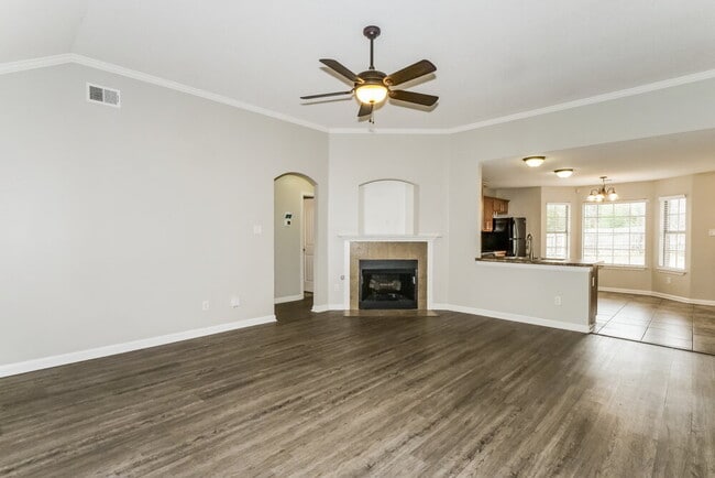 Photo - 1609 Sawmill Creek Ln