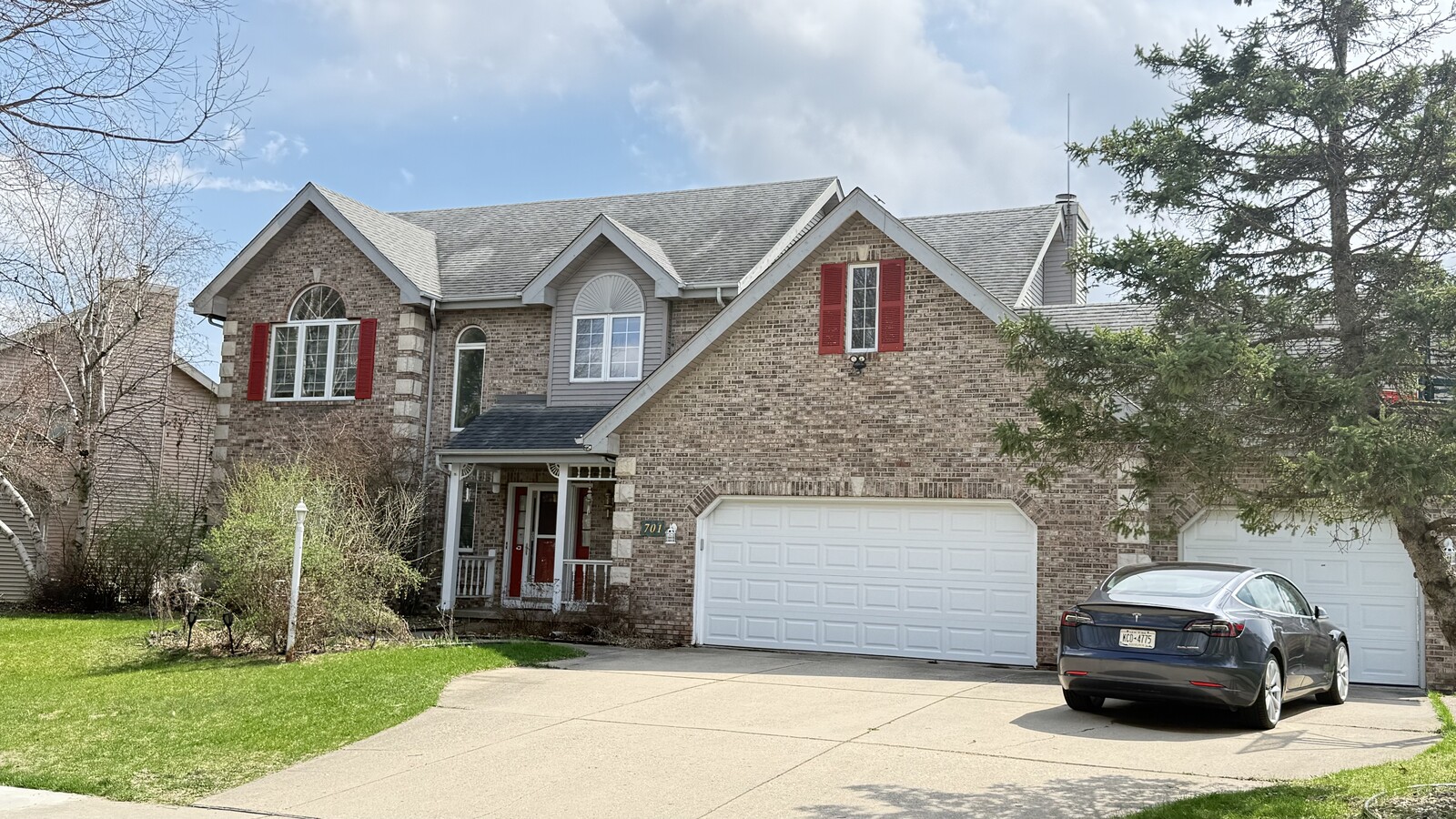 Photo - 701 Ondossagon Way