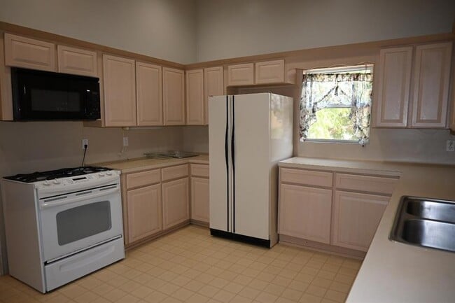 Photo - 419 S Avenue C Ave