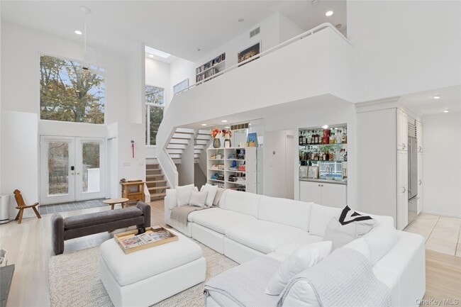 Building Photo - 17 Lyme Ln