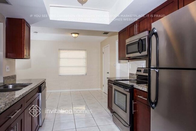 Photo - 700 S Rainbow Dr