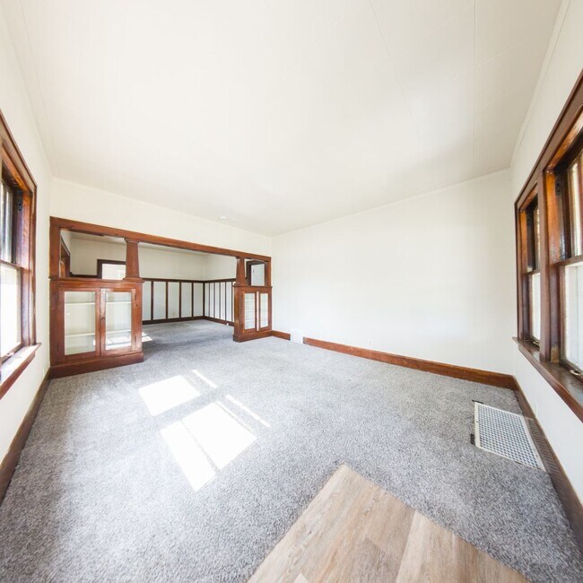 Photo - Spacious 3 Bedroom 1 Bathroom Home