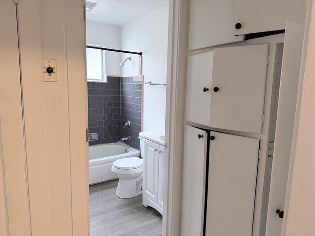 Photo - Recently remodeled 1 bedroom in West Redding