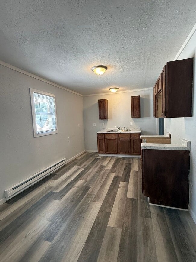 2013 W Miller St