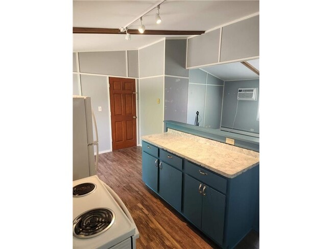 Photo - 255 6th Ave NE