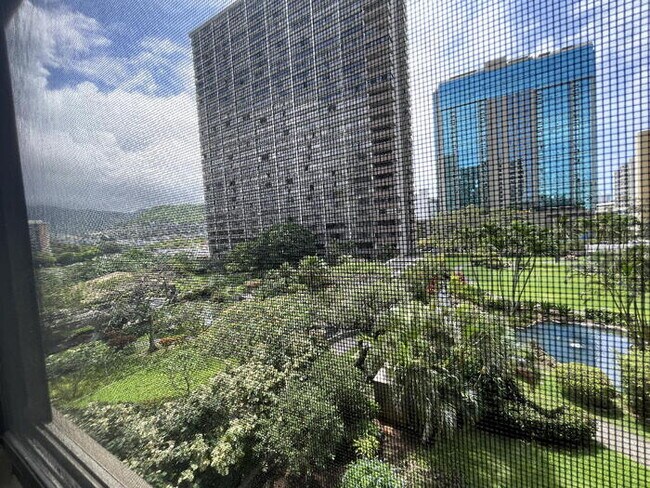 Photo - KUKUI PLAZA 1/1/1 Ewa Twr, sec, A/C, pool,... Unidad 713 e