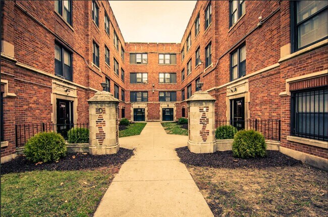 Photo - 406 W 77th St