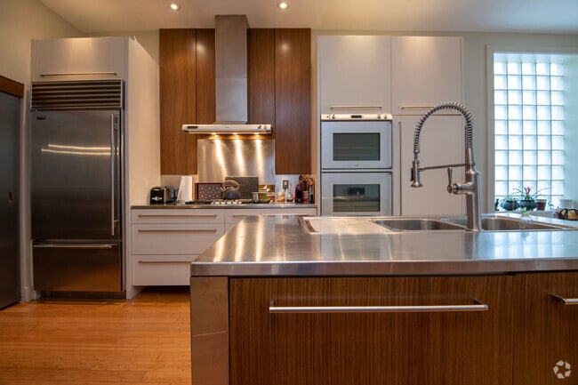 Building Photo - 2363 Champlain St NW Unit 7 Rental