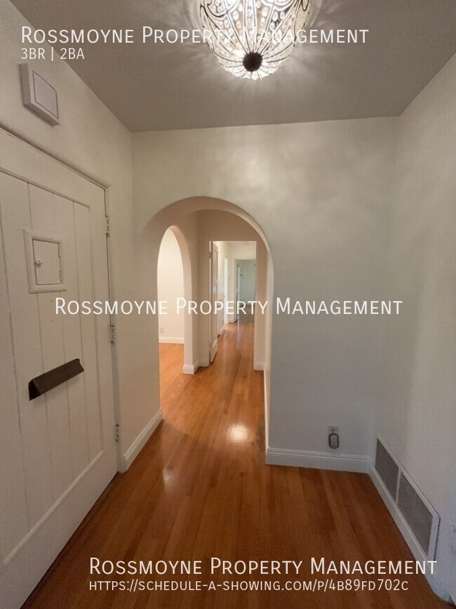 Photo - 10856 Wellworth Ave House