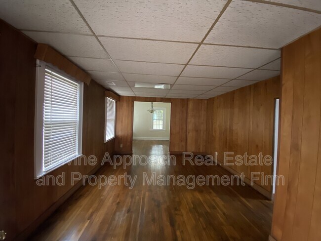 5001 Farrell Ave