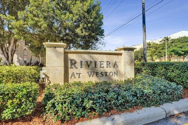 Photo - 128 Riviera Cir