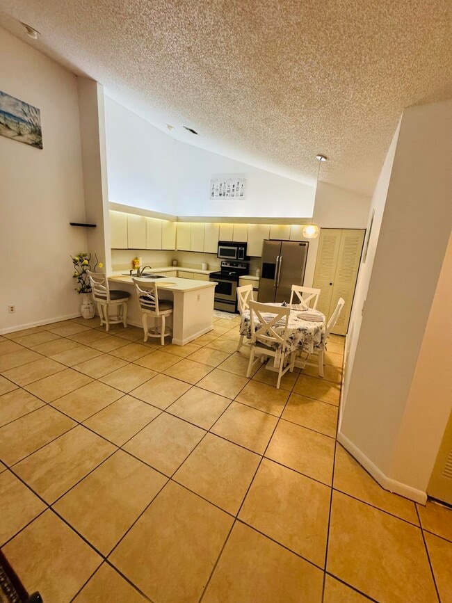 Photo - 1057 Summit Trail Cir