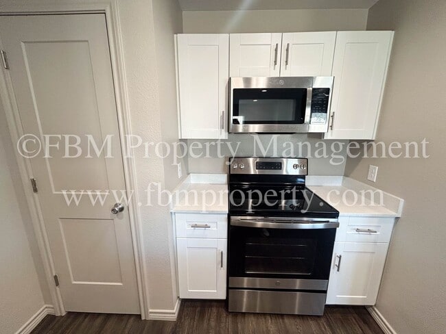 Photo - Hidden Creek Townhomes, Unit 611 - Downstairs 2 Bedroom, 2 Bathroom Home in Ennis, TX Unit 611