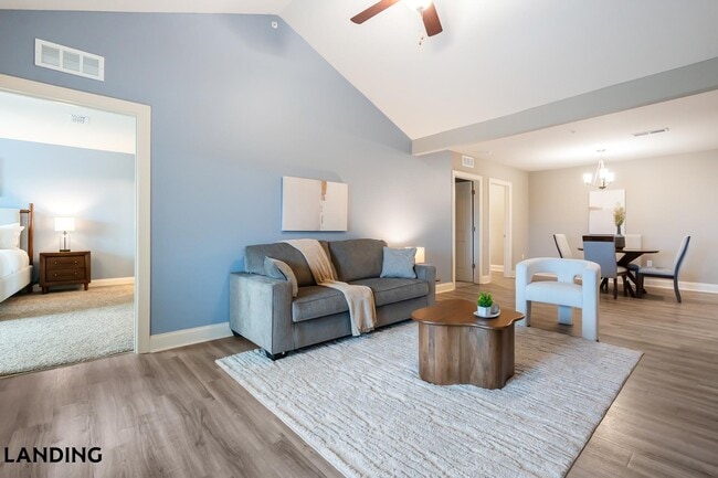 Photo - 305 Laredo Dr Unit 9-301
