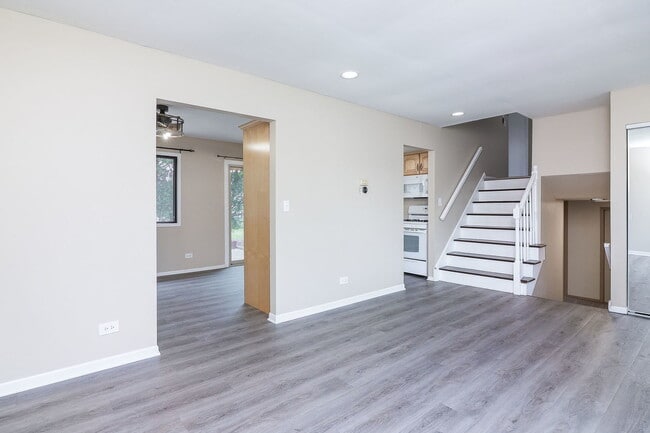 Photo - 3920 Shoreline Dr